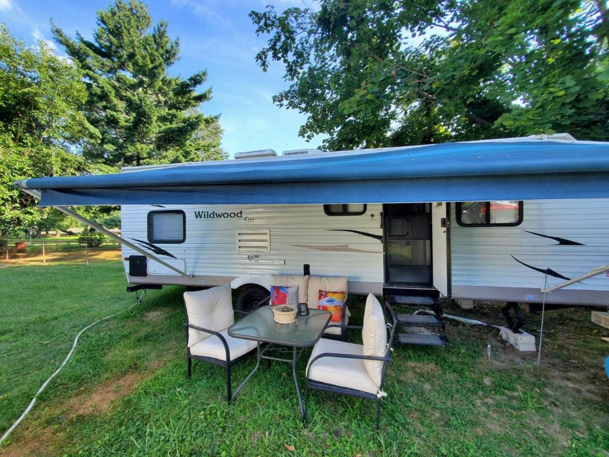 Wildwood Camper De Sleeps 6-7, Villa Dover Exterior photo